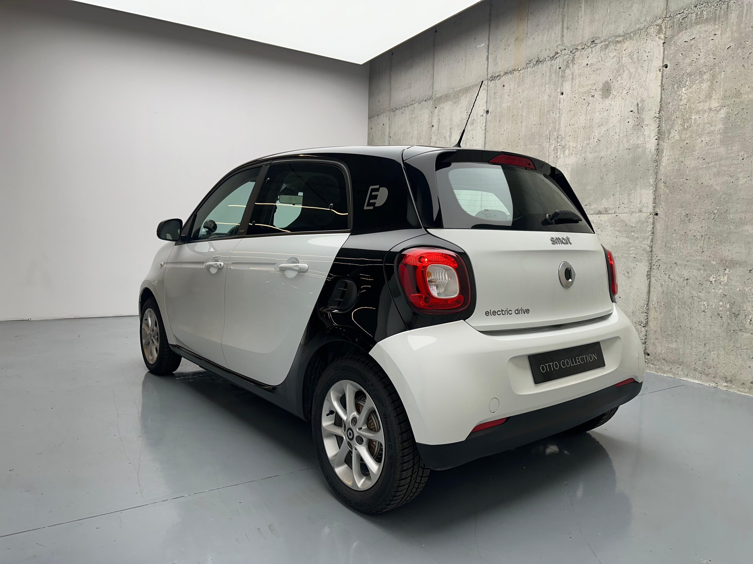 
								Smart Ed 100% electric drive full									